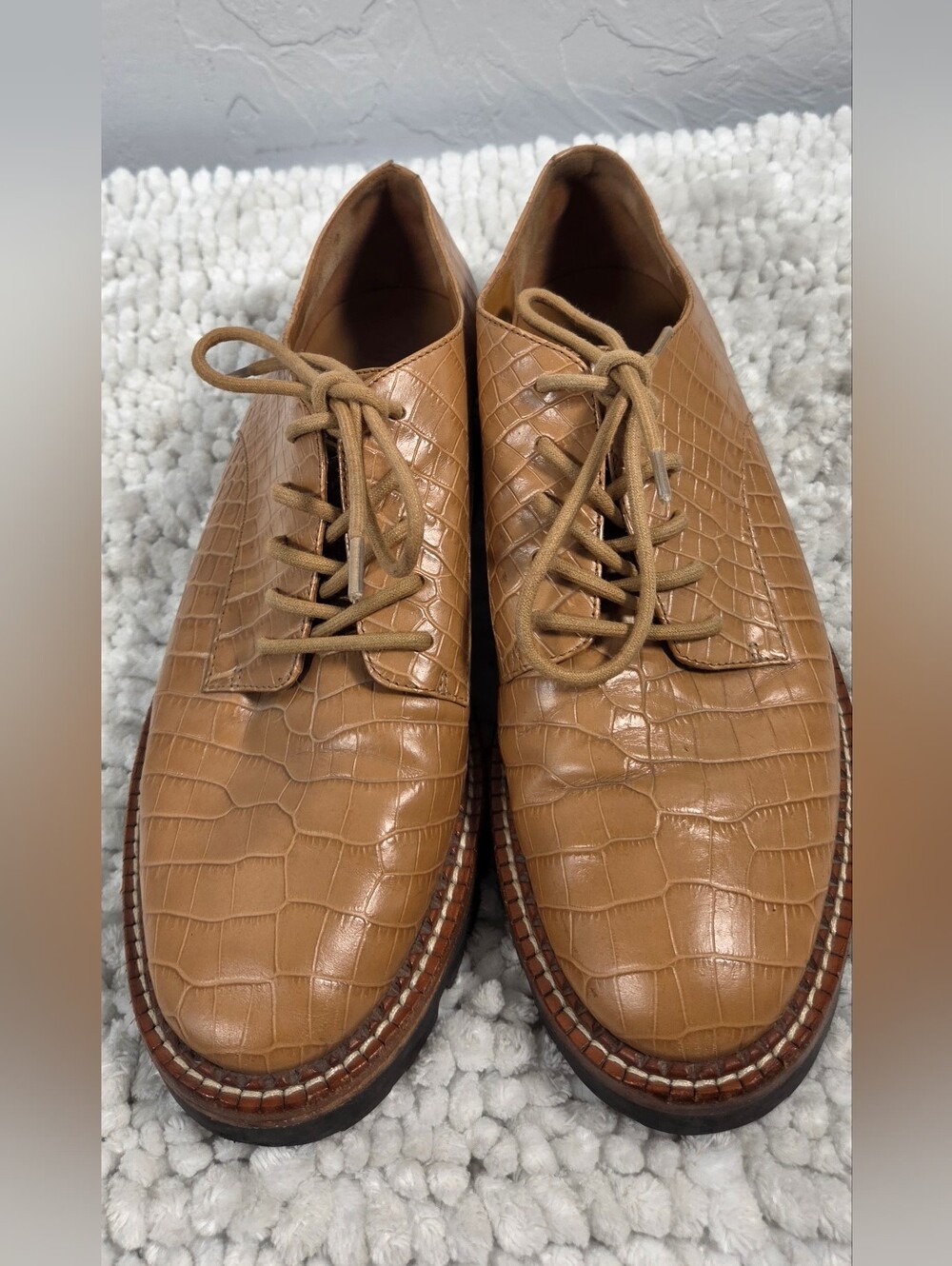 Vince Camilla Women's Oxfords 9M Tan Croc Embossed Leather Academia Preppy